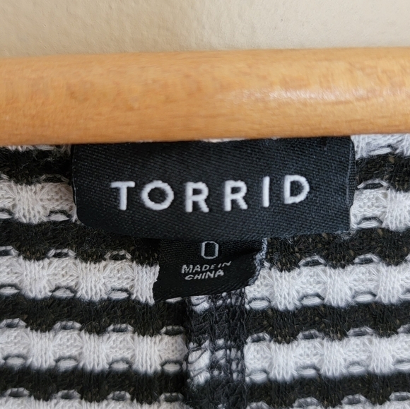 Torrid | Black White Striped Waffle Knit Top Torrid Size 0 or Large - Picture 3 of 6
